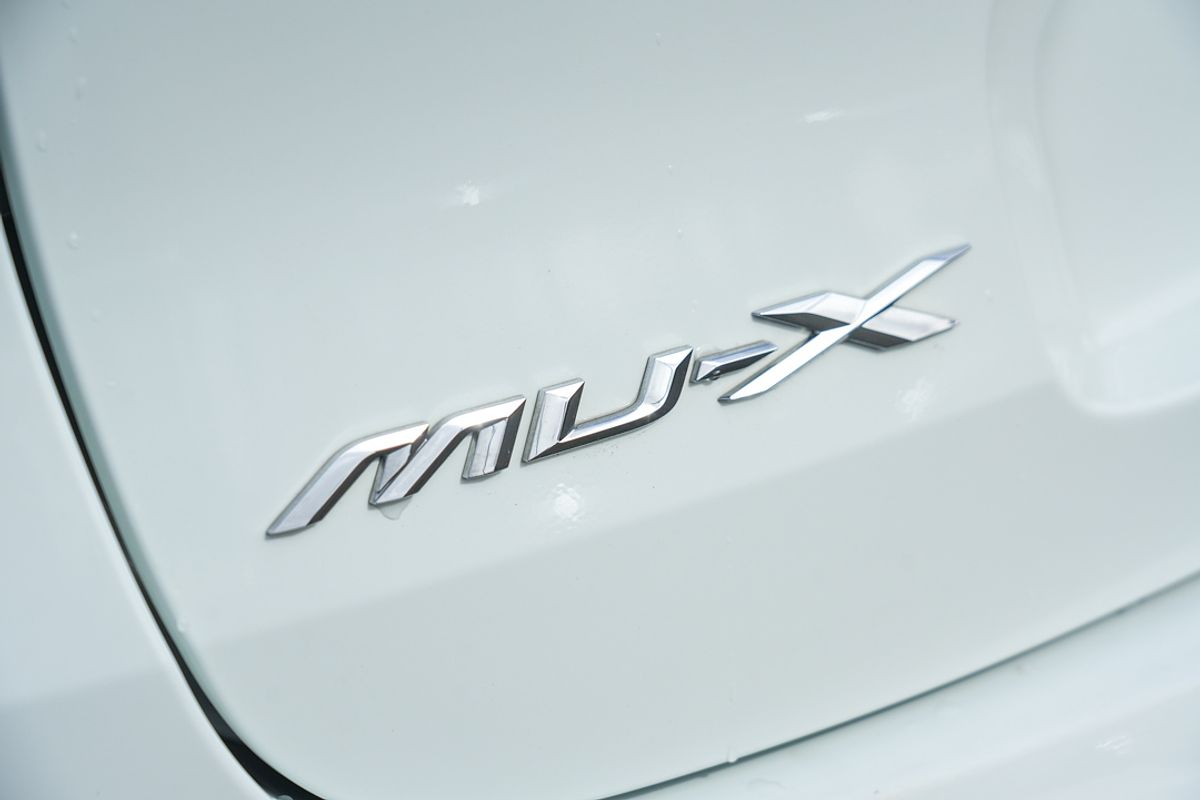 2022 Isuzu MU-X LS-T