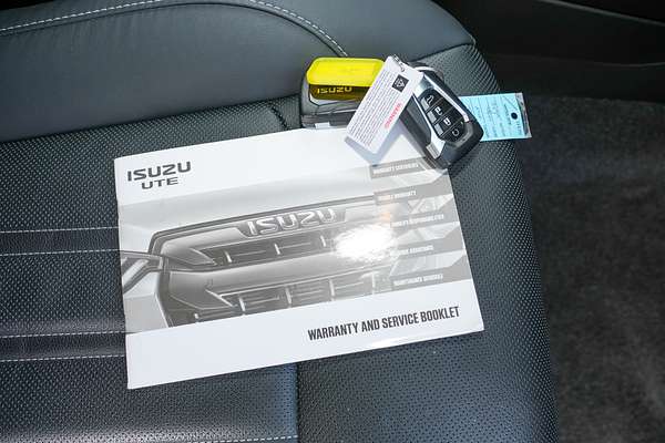 2022 Isuzu MU-X LS-T