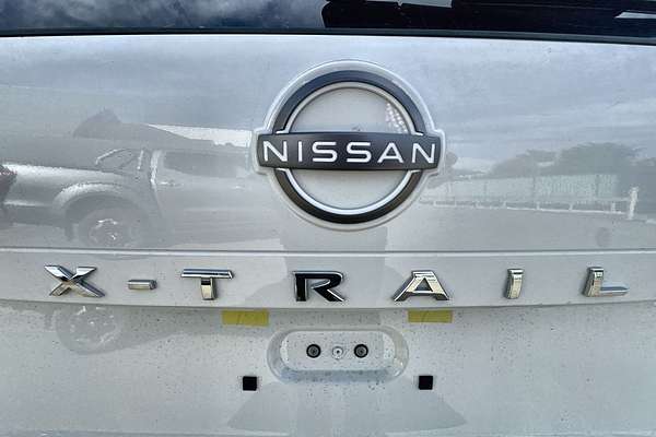 2025 Nissan X-TRAIL ST T33