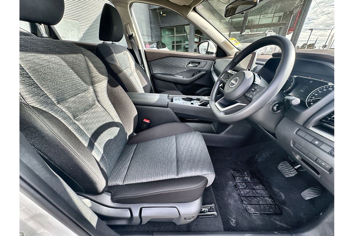 2025 Nissan X-TRAIL ST T33