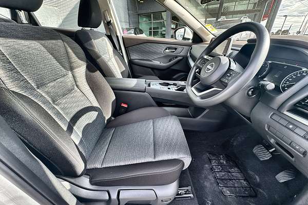 2025 Nissan X-TRAIL ST T33