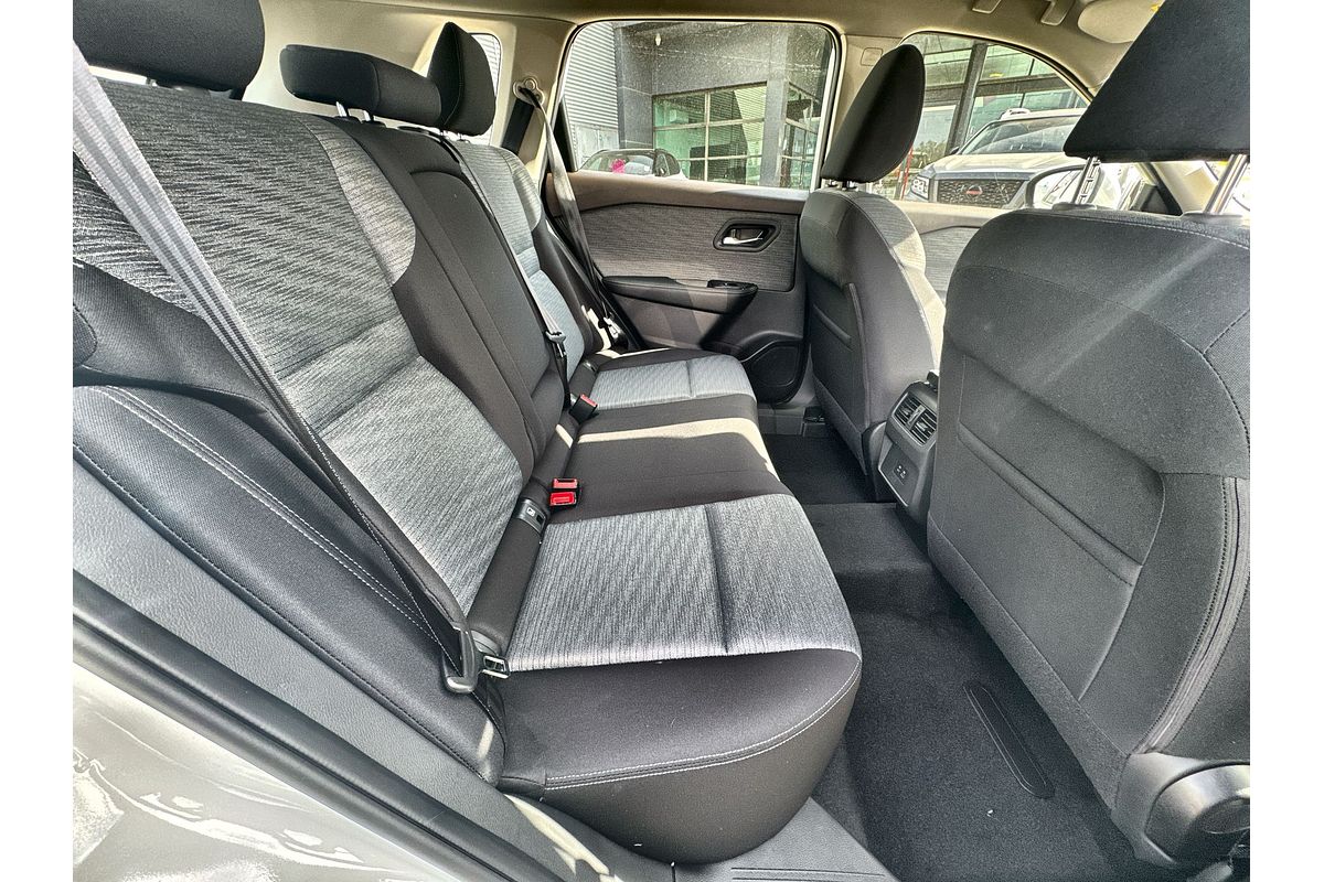 2025 Nissan X-TRAIL ST T33