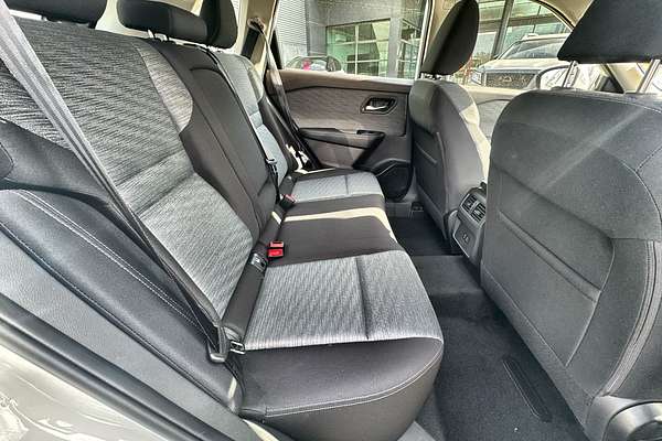 2025 Nissan X-TRAIL ST T33