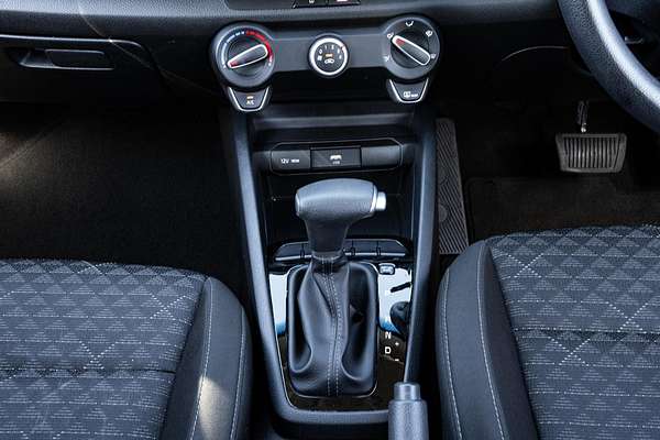 2022 Kia Rio S YB