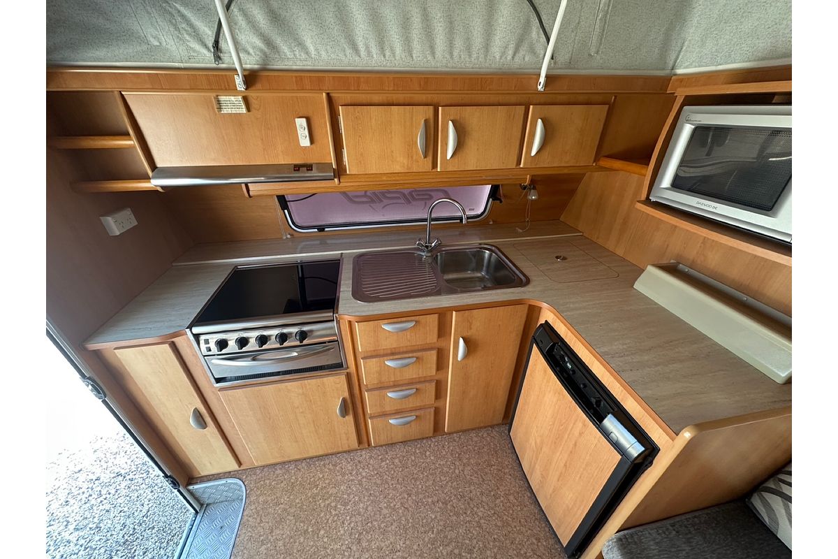 2009 Windsor RAPID POP TOP ra432