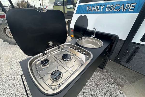 2022 Nova FAMILY ESCAPE
