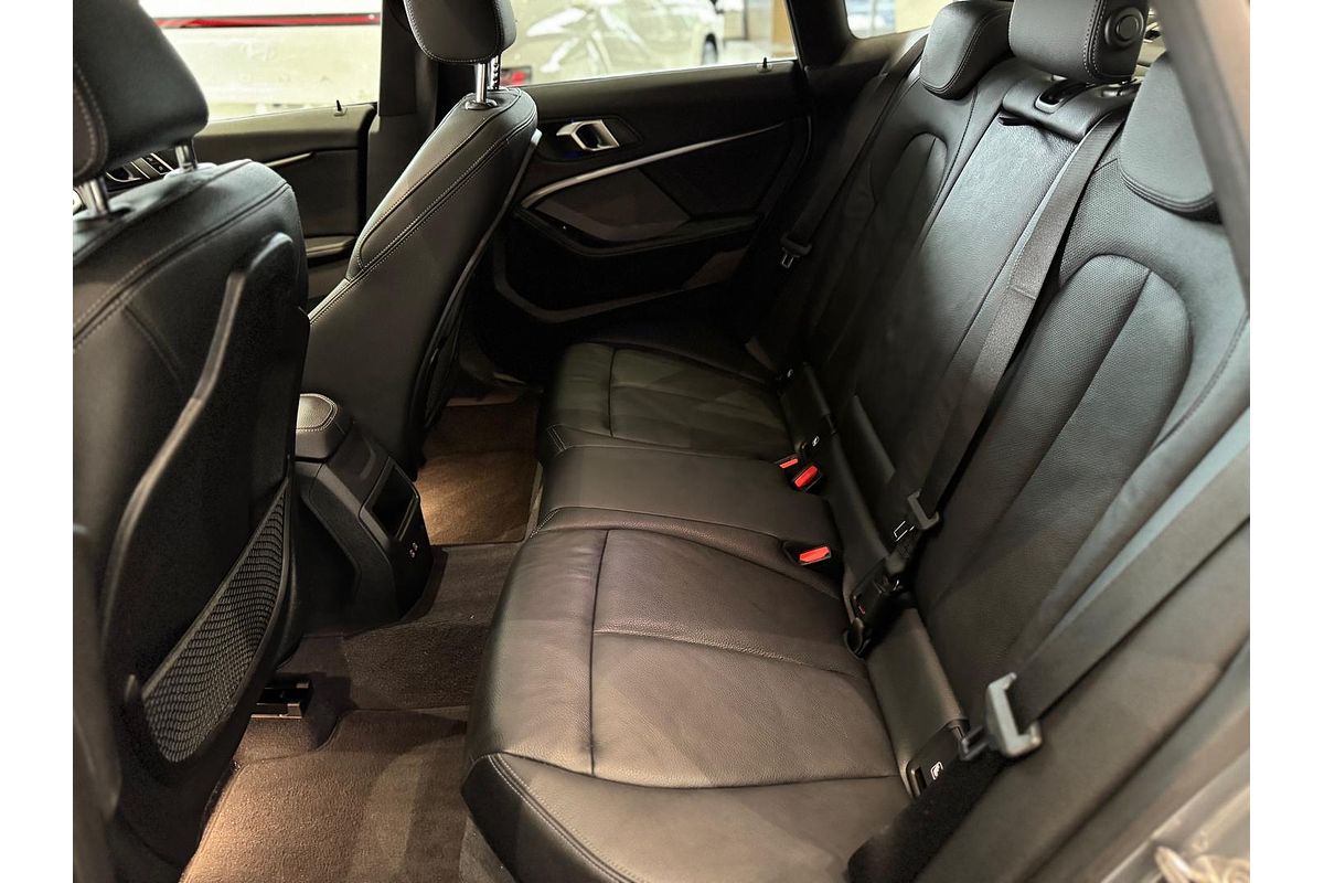2022 BMW 2 Series 220i M Sport F44