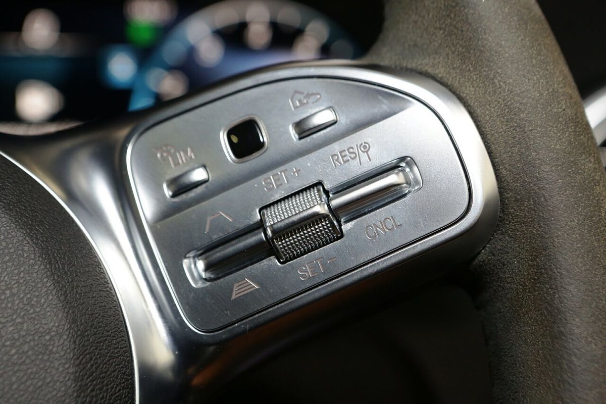 2023 Mercedes-Benz C-Class C200 C205