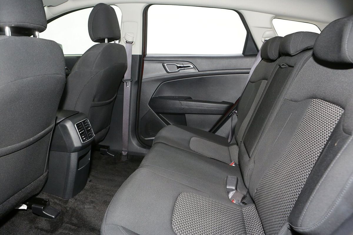 2024 Kia Sportage S NQ5