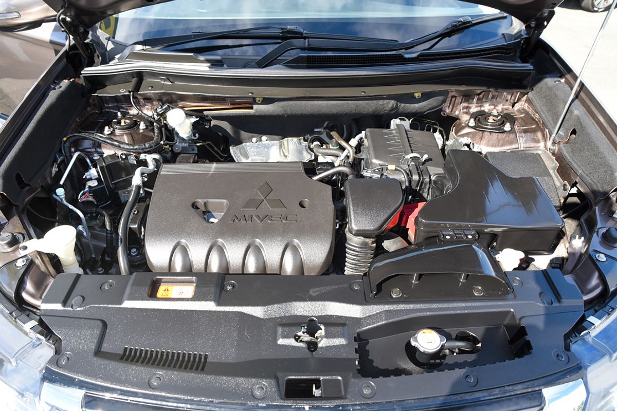 2015 Mitsubishi Outlander XLS ZK