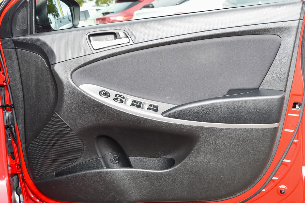 2016 Hyundai Accent Active RB4