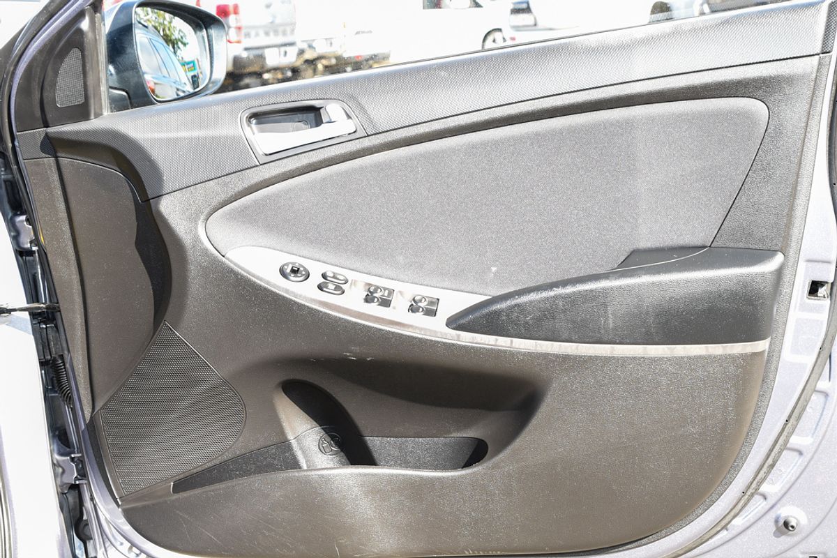 2016 Hyundai Accent SR RB4