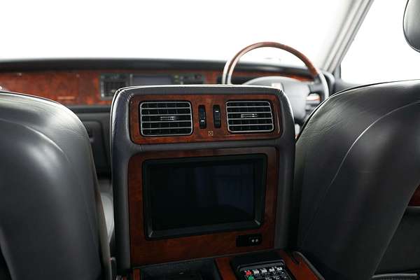 2004 Toyota Unknown