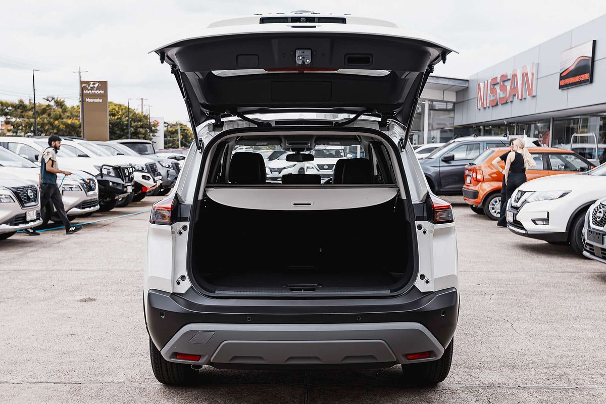2025 Nissan X-TRAIL ST-L T33
