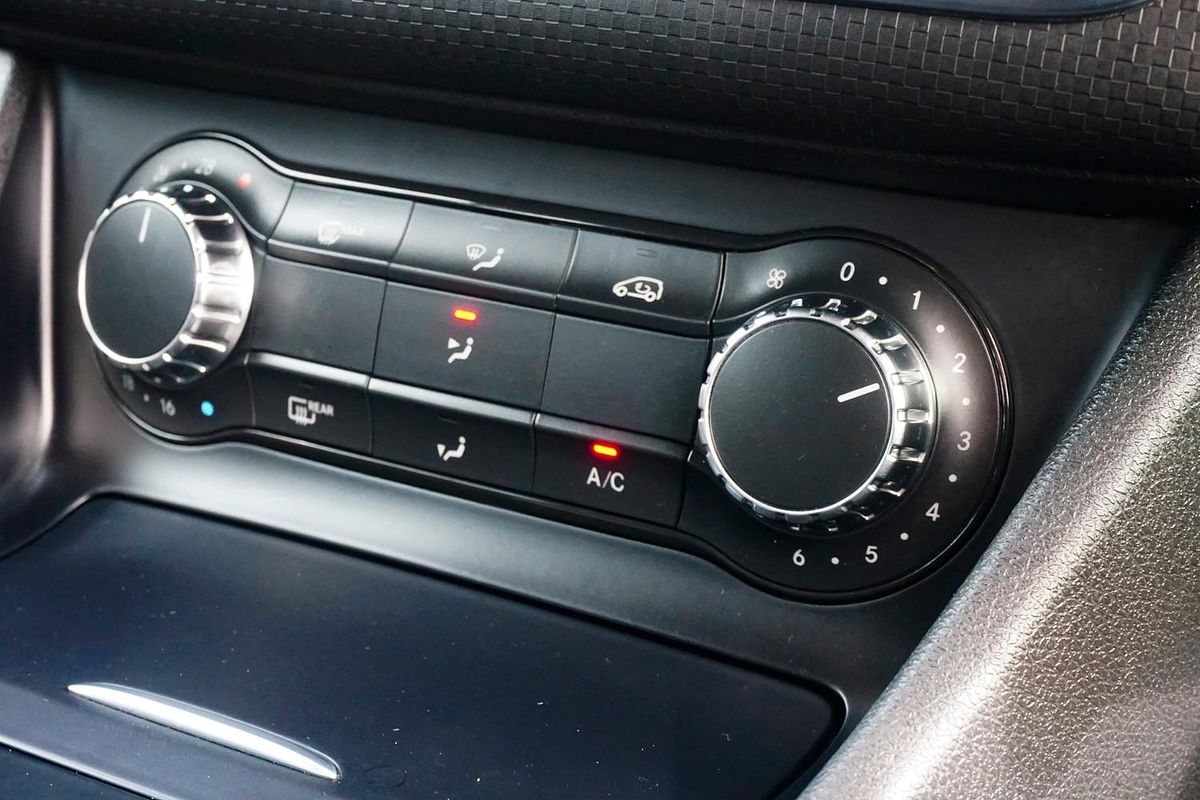 2013 Mercedes-Benz A-Class A200 W176
