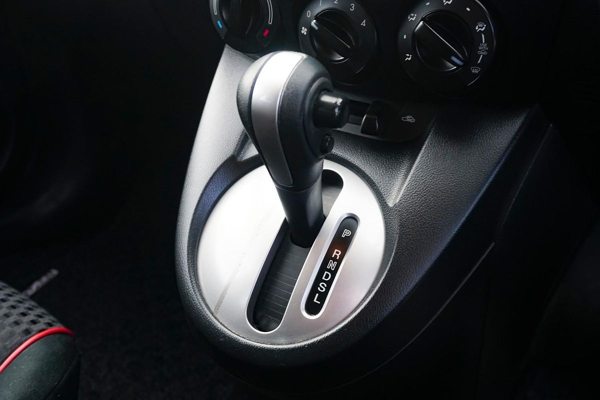2012 Mazda 2 Maxx DE Series 2