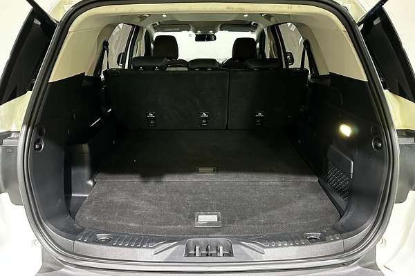 2022 Ford Everest Ambiente  2.0L