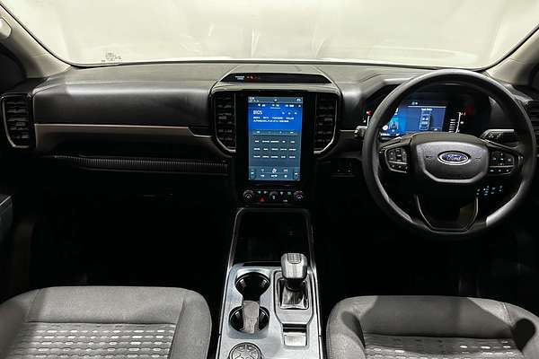 2022 Ford Everest Ambiente  2.0L