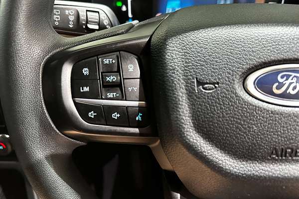 2022 Ford Everest Ambiente  2.0L