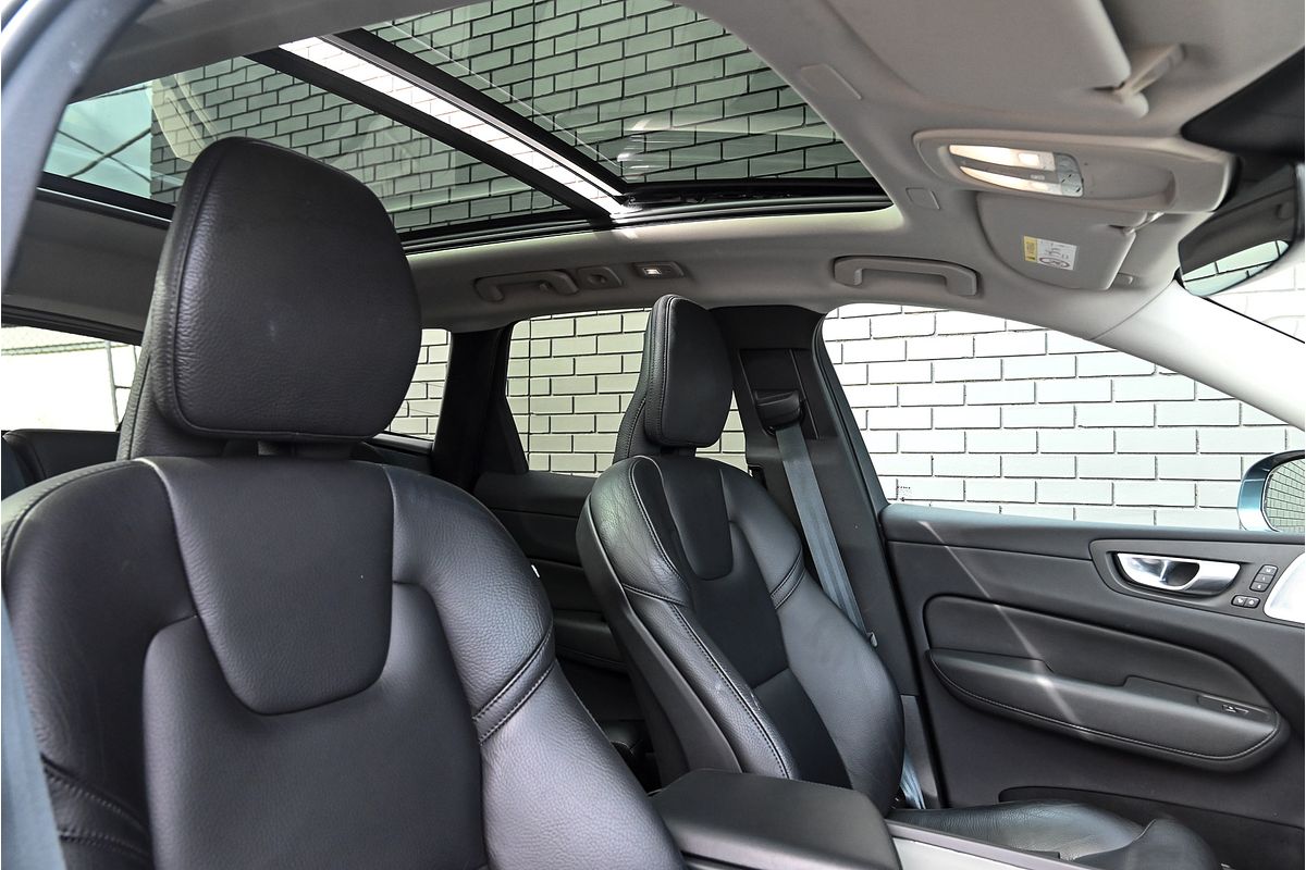 2023 Volvo XC60 Ultimate B5 Bright