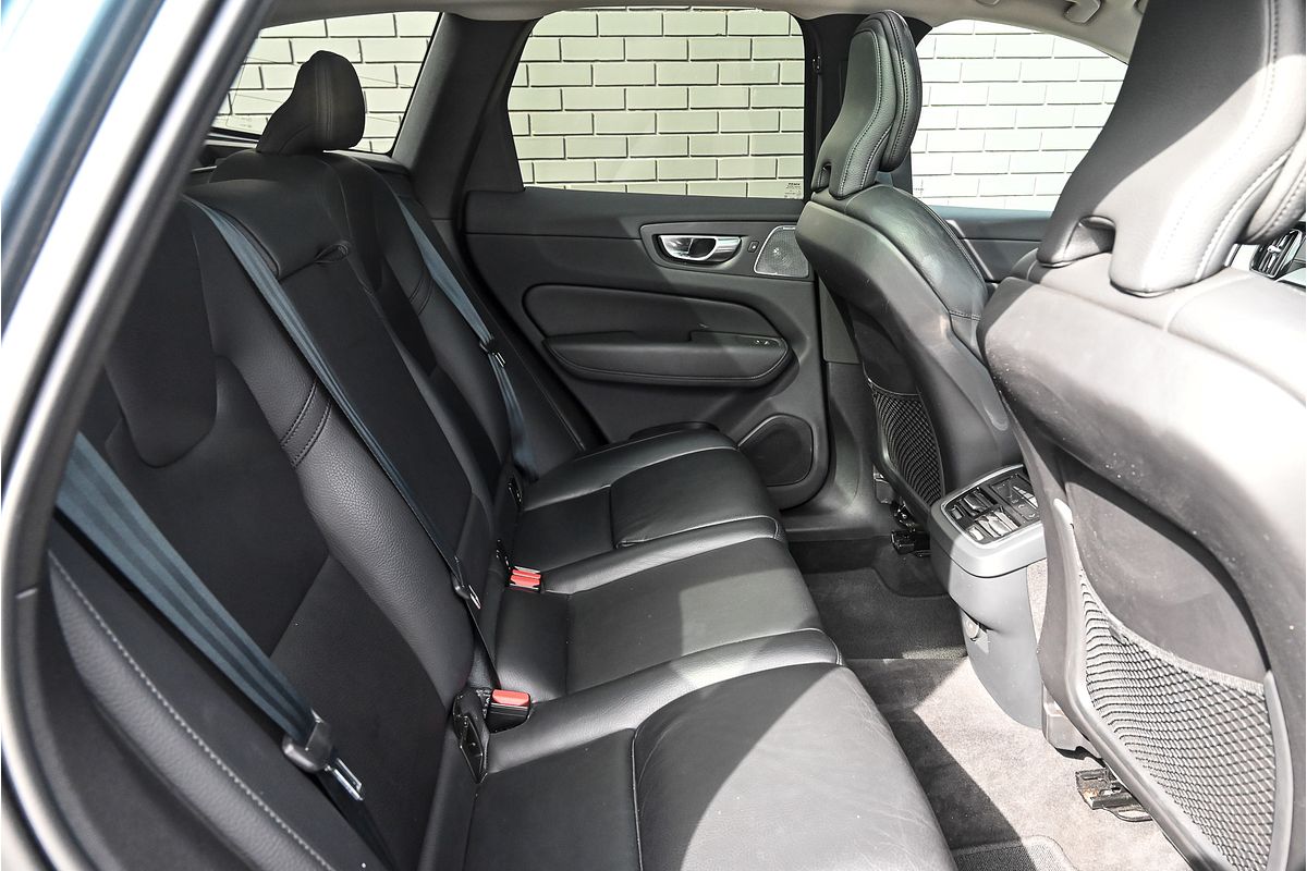 2023 Volvo XC60 Ultimate B5 Bright