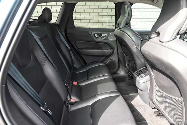 2023 Volvo XC60 Ultimate B5 Bright