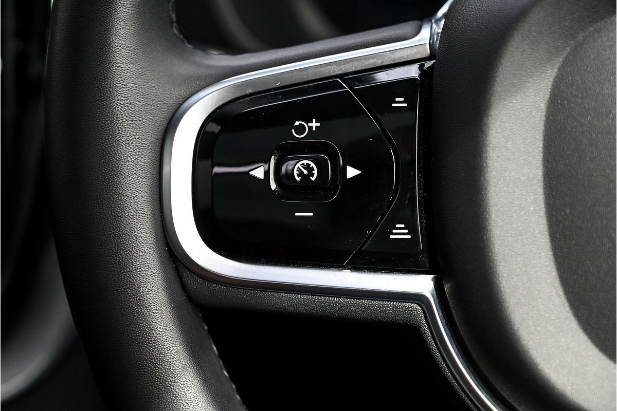 2023 Volvo XC60 Ultimate B5 Bright