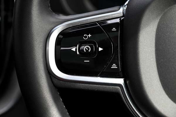 2023 Volvo XC60 Ultimate B5 Bright