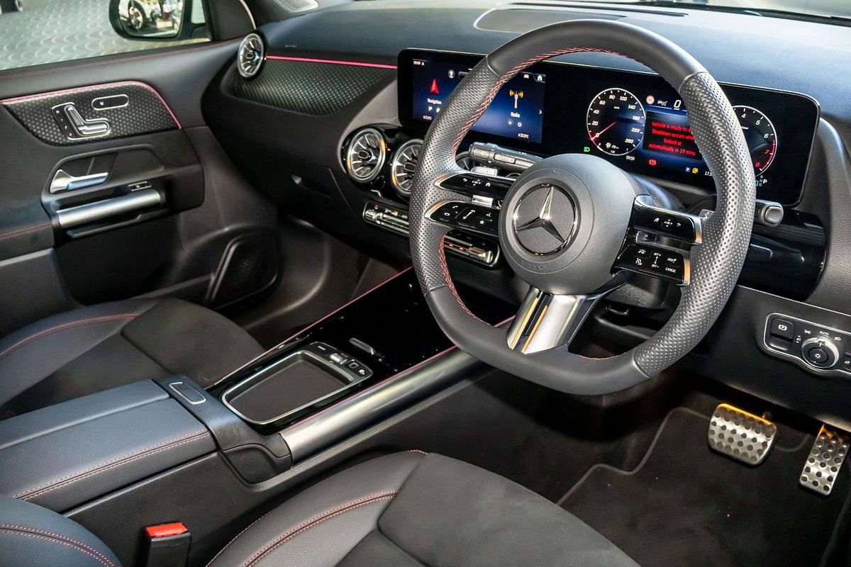 2025 Mercedes-Benz GLA-Class GLA200 H247