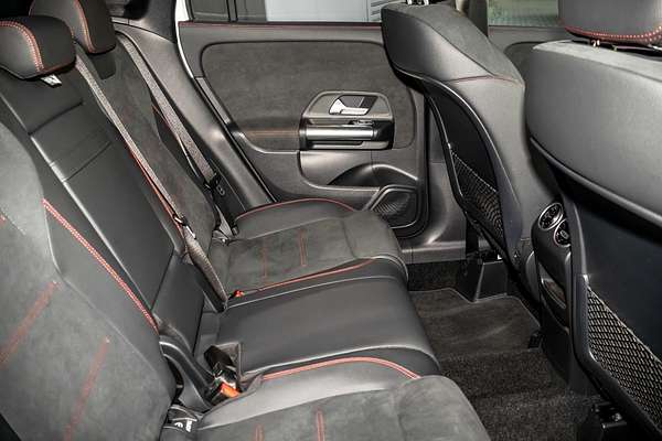 2025 Mercedes-Benz GLA-Class GLA200 H247