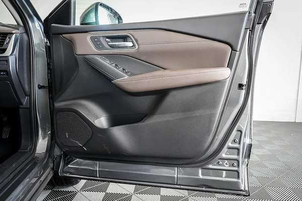 2025 Nissan QASHQAI Ti J12