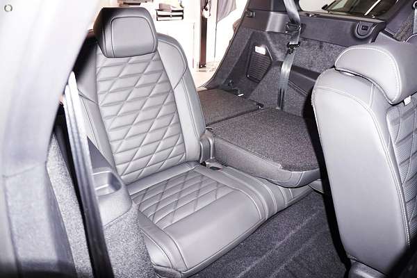 2025 Peugeot 5008 GT Premium Hybrid P74