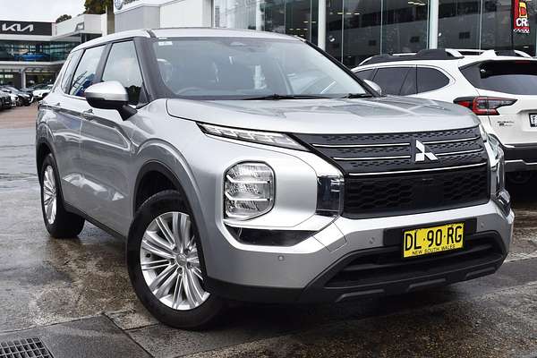 2024 Mitsubishi Outlander ES ZM