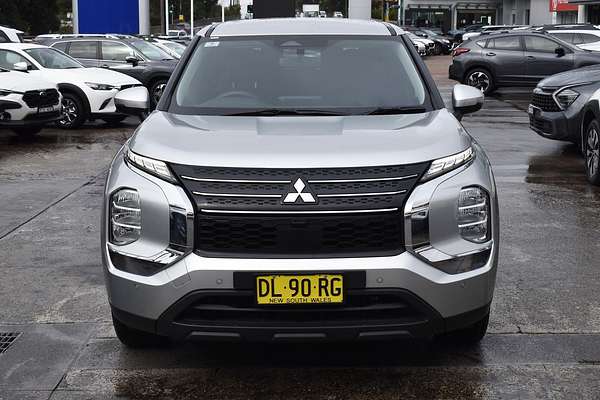 2024 Mitsubishi Outlander ES ZM