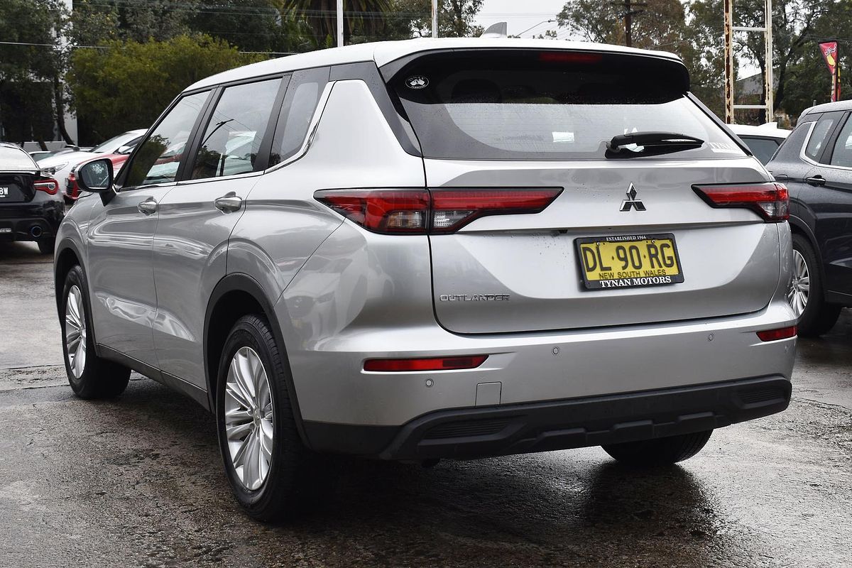 2024 Mitsubishi Outlander ES ZM