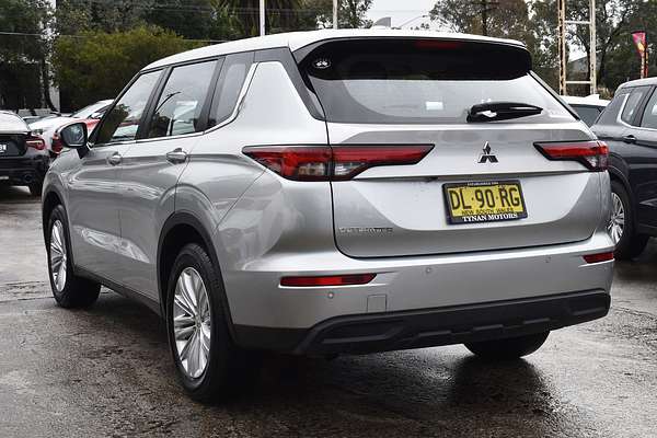 2024 Mitsubishi Outlander ES ZM