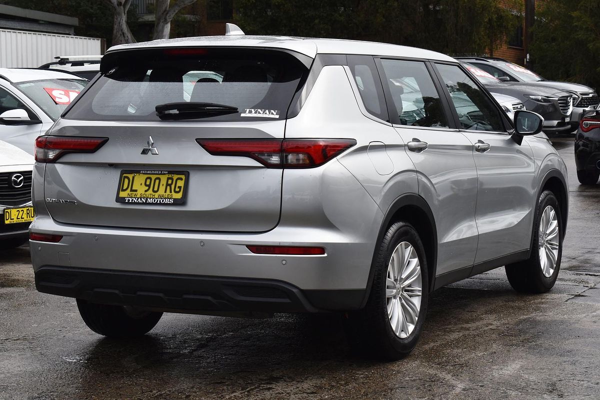 2024 Mitsubishi Outlander ES ZM