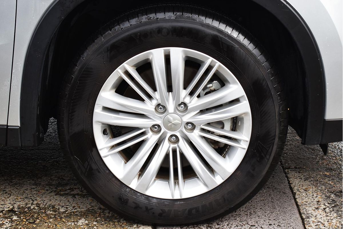 2024 Mitsubishi Outlander ES ZM