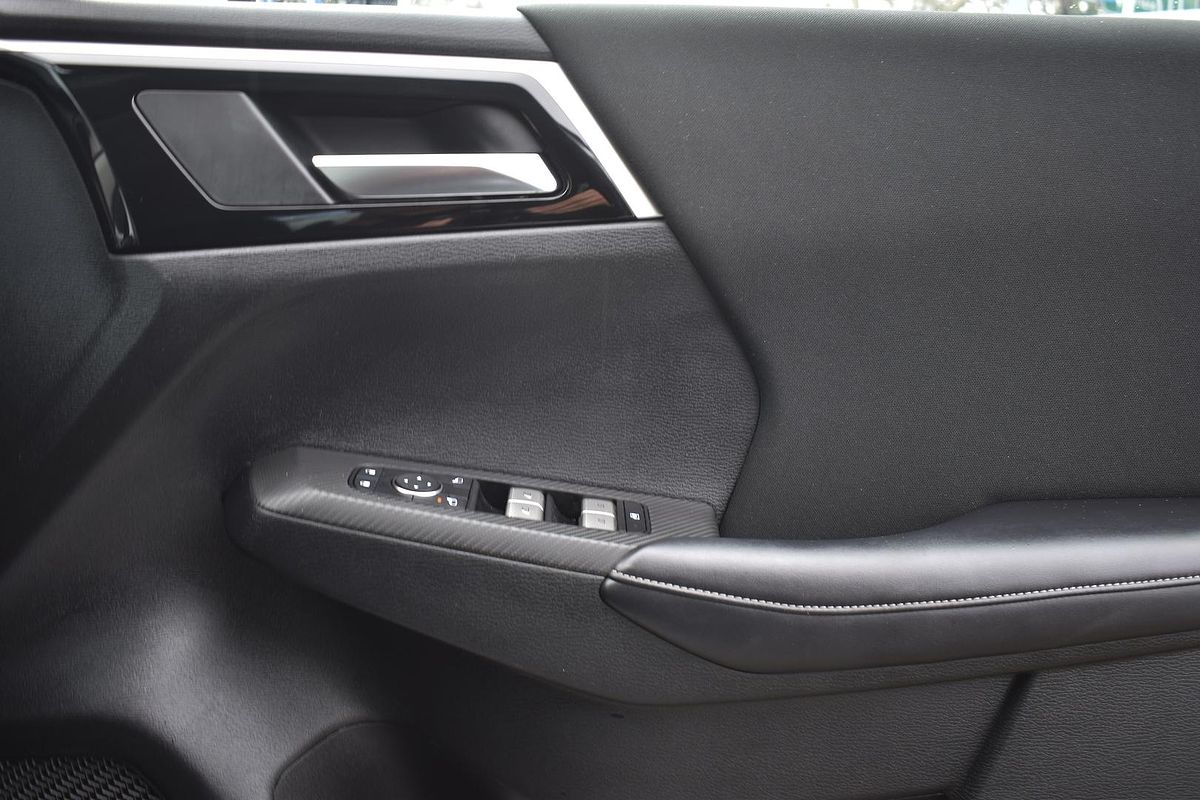 2024 Mitsubishi Outlander ES ZM