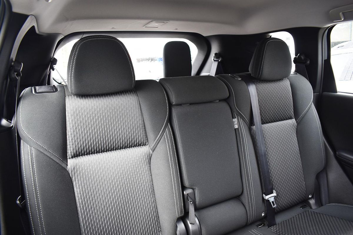 2024 Mitsubishi Outlander ES ZM