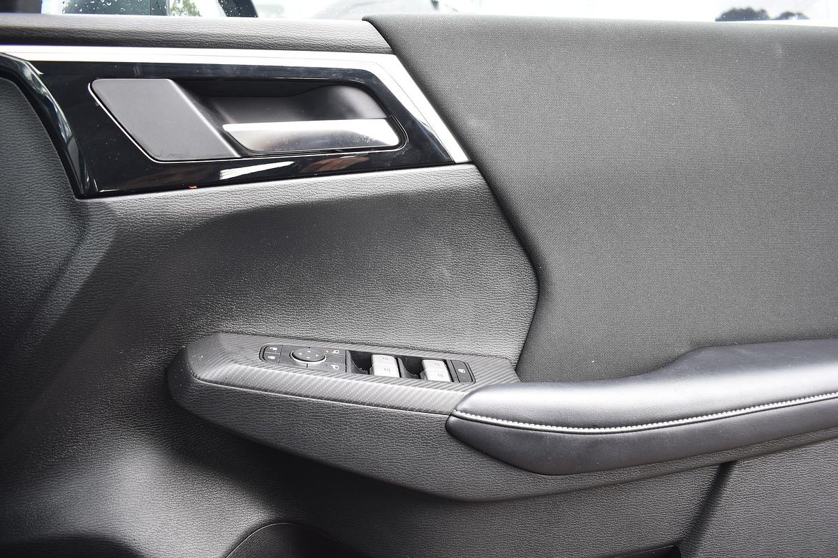 2024 Mitsubishi Outlander ES ZM