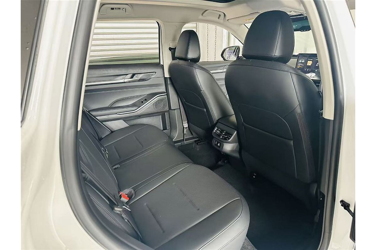 H6 Facelift Ult Auto Hybrid 4X2