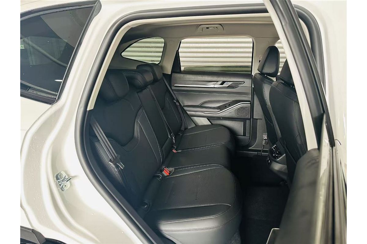 H6 Facelift Ult Auto Hybrid 4X2