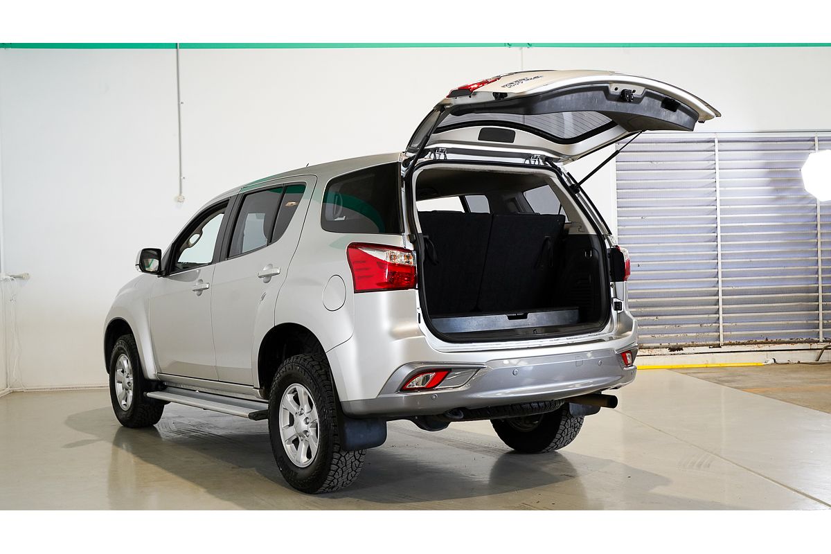 2021 Isuzu MU-X LS-M