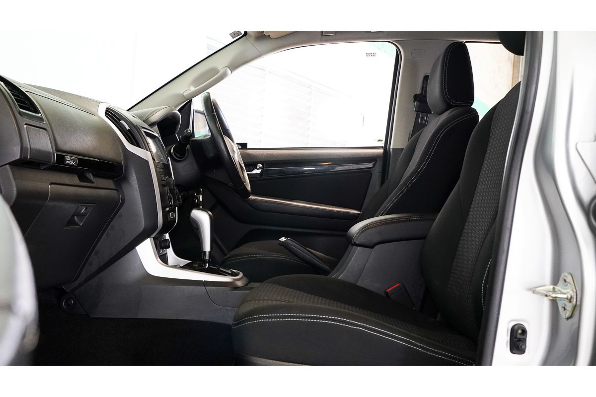 2021 Isuzu MU-X LS-M