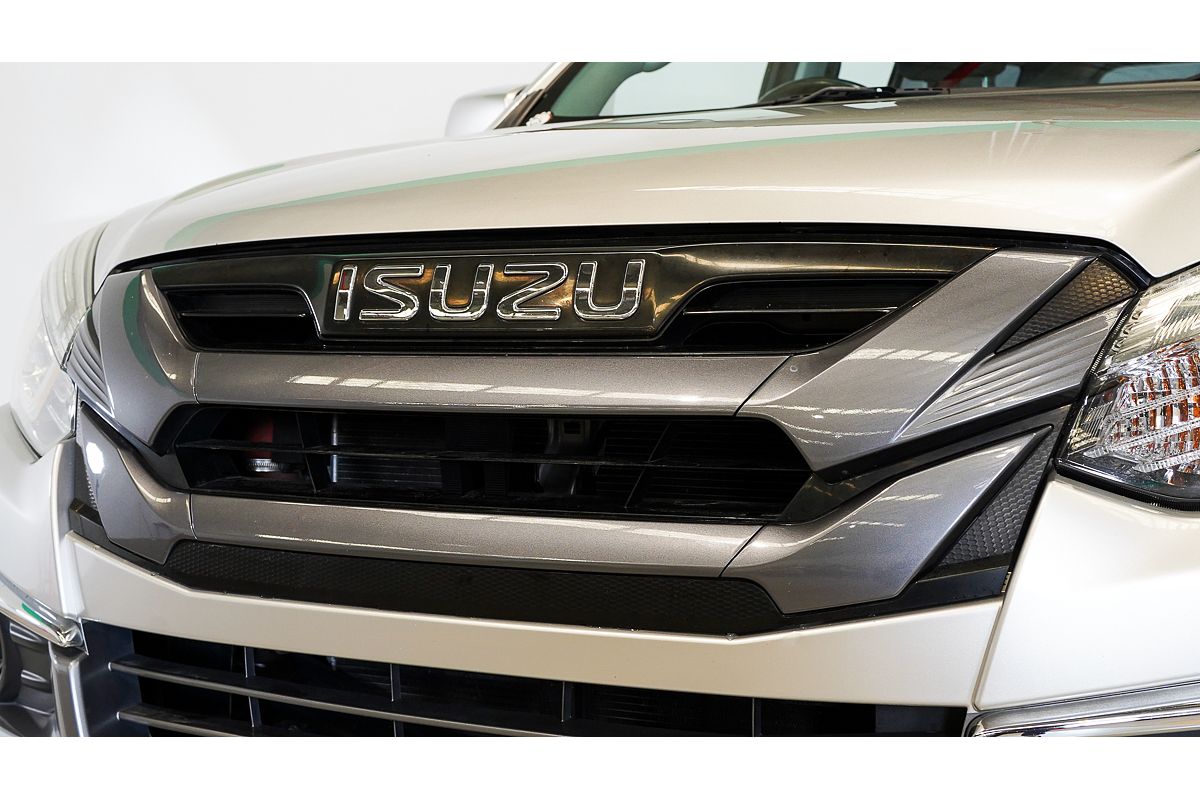 2021 Isuzu MU-X LS-M