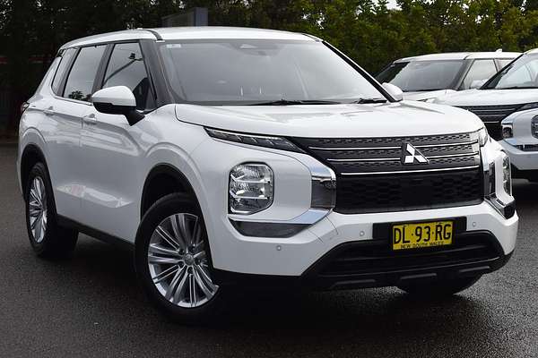 2024 Mitsubishi Outlander ES ZM
