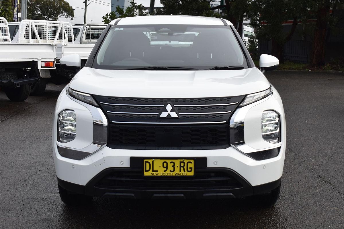 2024 Mitsubishi Outlander ES ZM