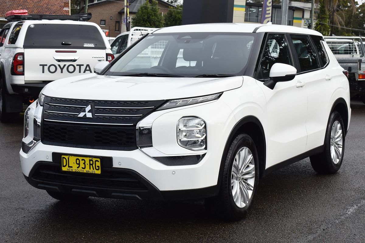 2024 Mitsubishi Outlander ES ZM