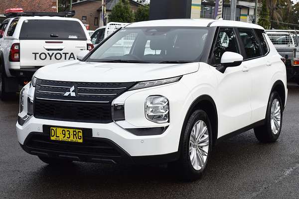 2024 Mitsubishi Outlander ES ZM